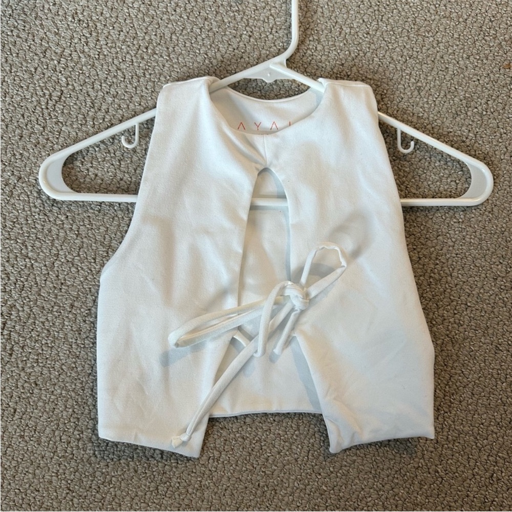 Are you am I tegan White Sleeveless Top xxs